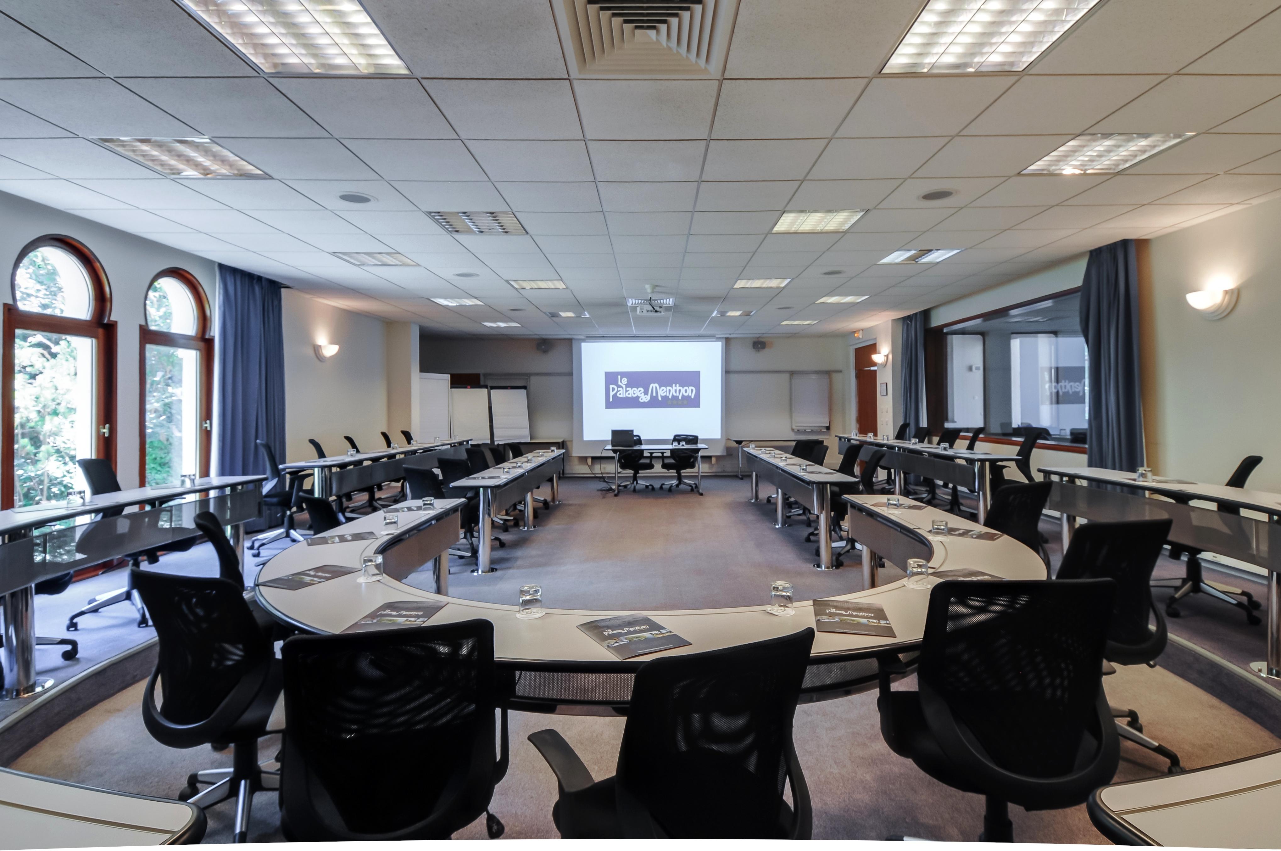 Le Palace De Menthon Eksteriør billede The conference room