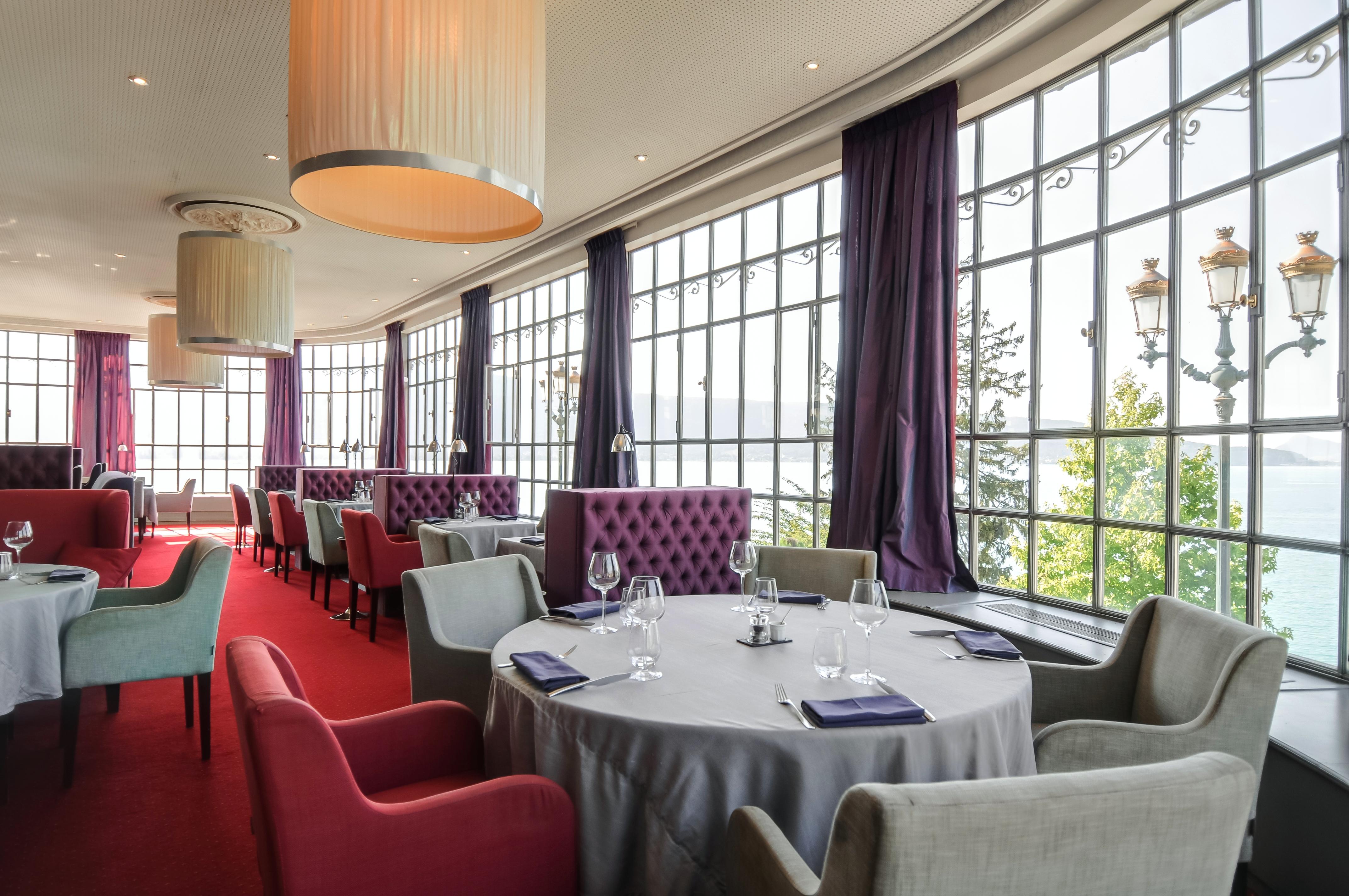 Le Palace De Menthon Eksteriør billede Restaurant