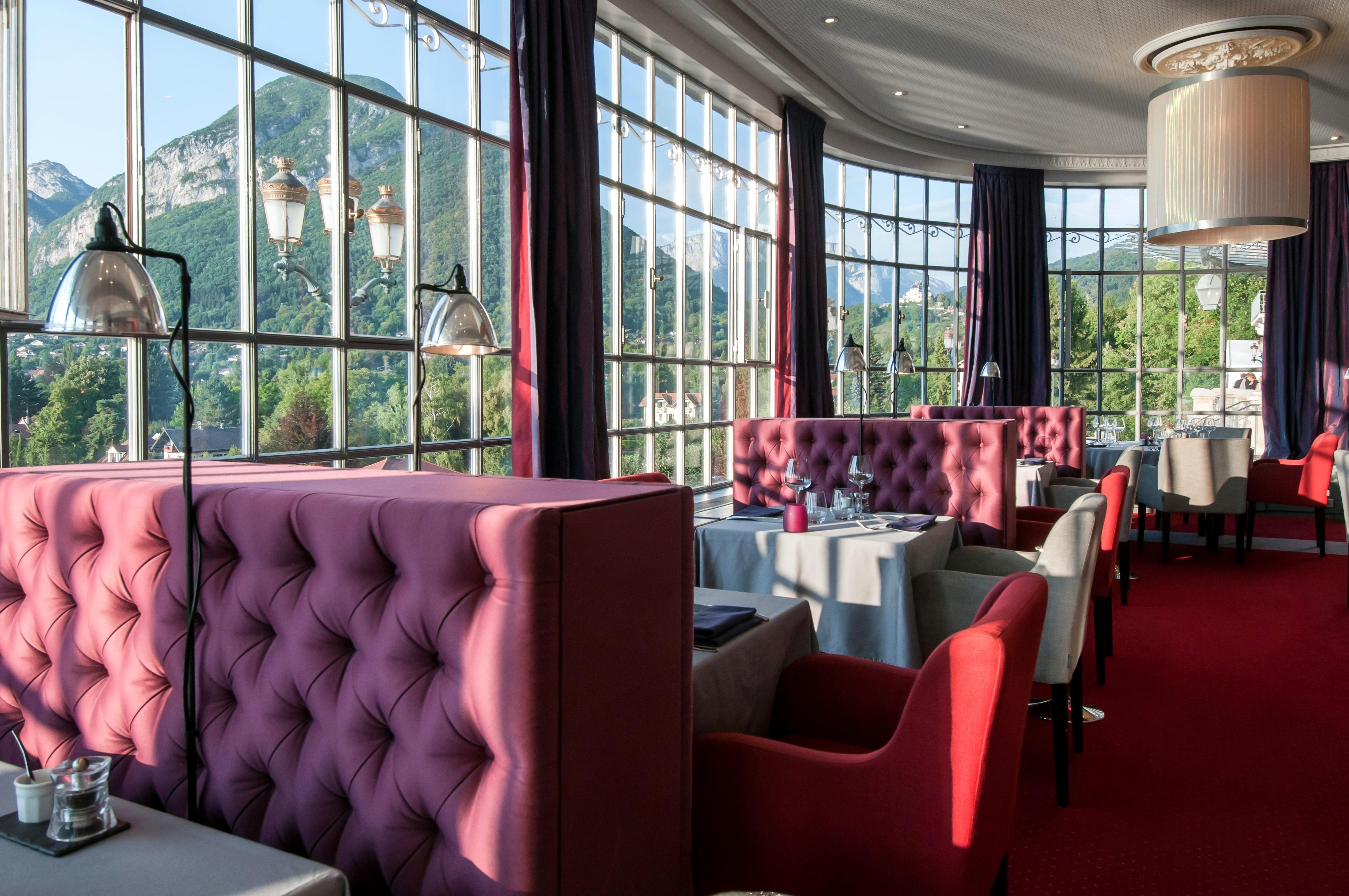 Le Palace De Menthon Eksteriør billede Restaurant