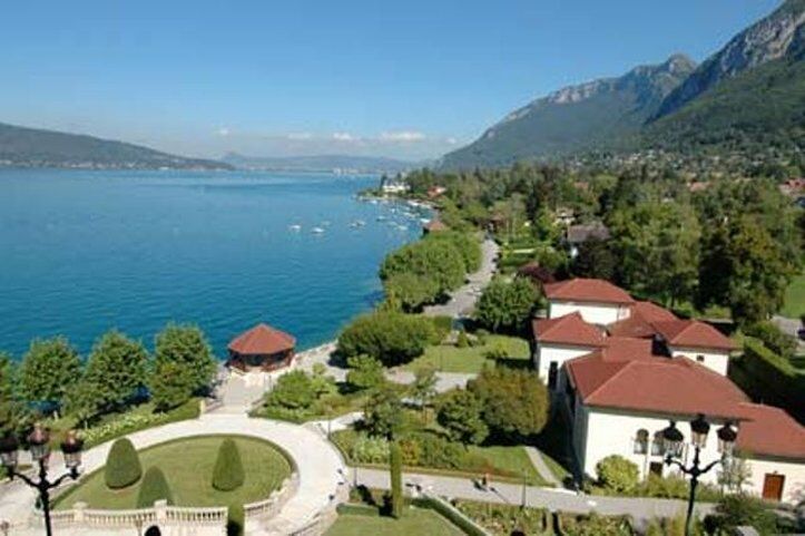 Le Palace De Menthon Eksteriør billede The lake of Annecy