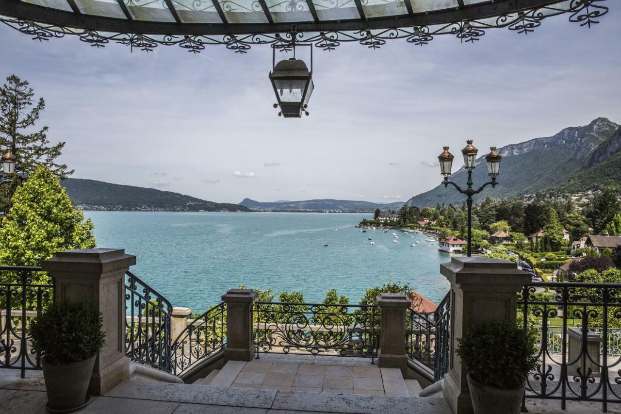 Le Palace De Menthon Eksteriør billede View of Lake Annecy from the hotel