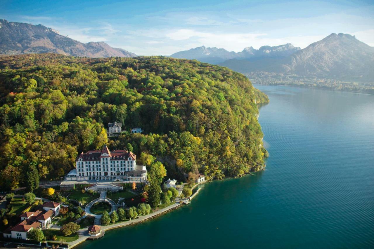 Le Palace De Menthon Eksteriør billede Aerial view of the Dolder Grand