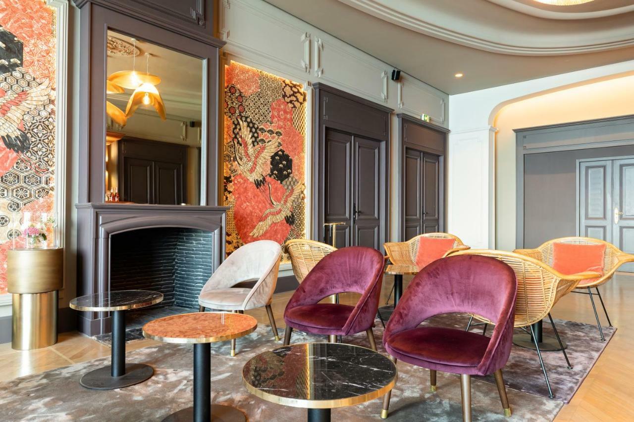 Le Palace De Menthon Eksteriør billede The interior of the hotel