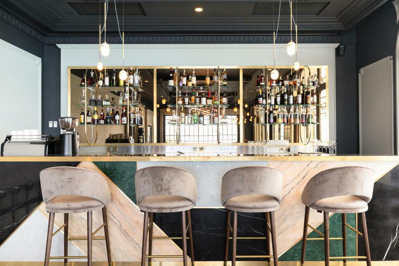 Le Palace De Menthon Eksteriør billede The bar at the 2018 edition of the World Economic Forum