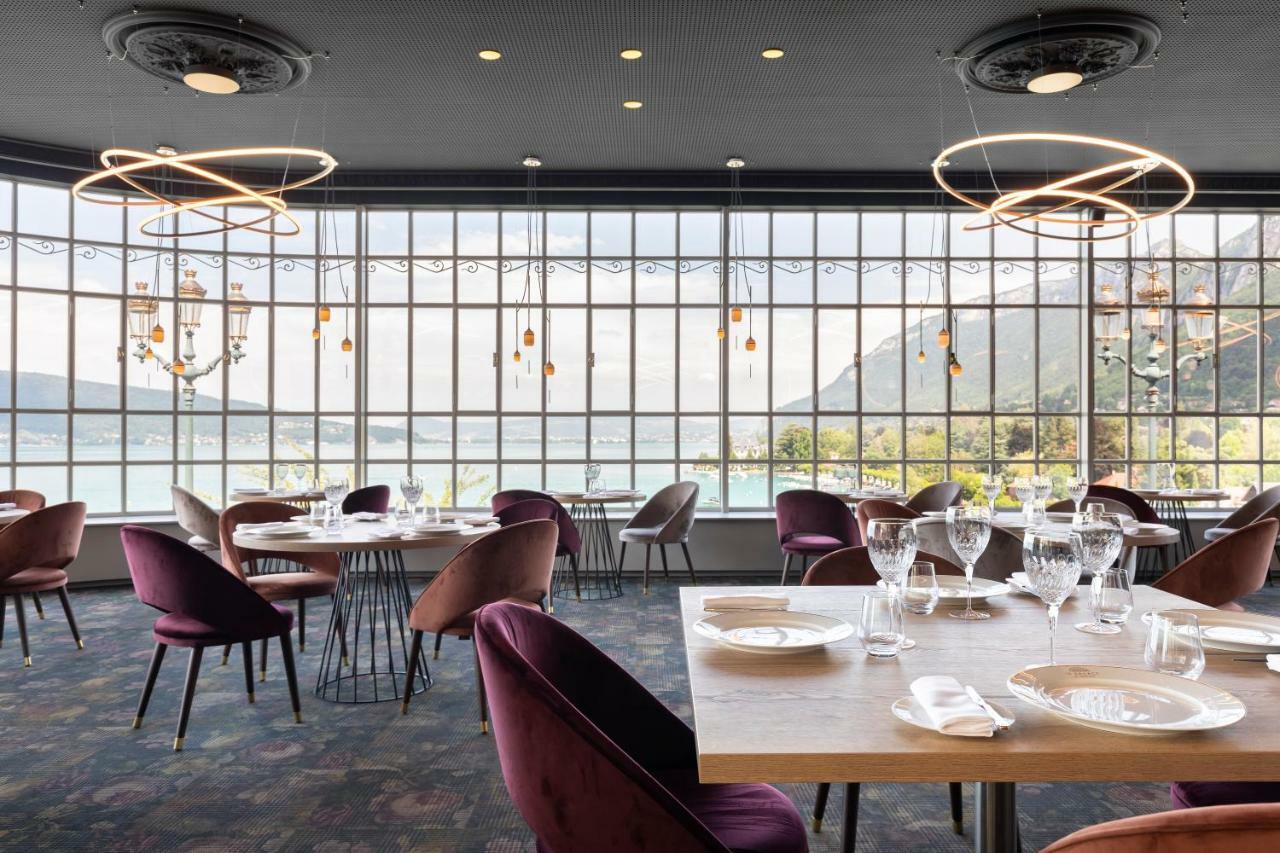 Le Palace De Menthon Eksteriør billede Restaurant